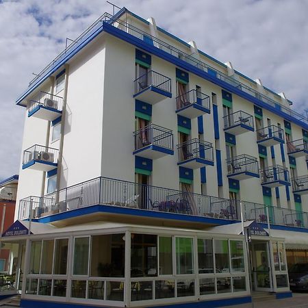 Hotel Dolomiti Каорле Экстерьер фото